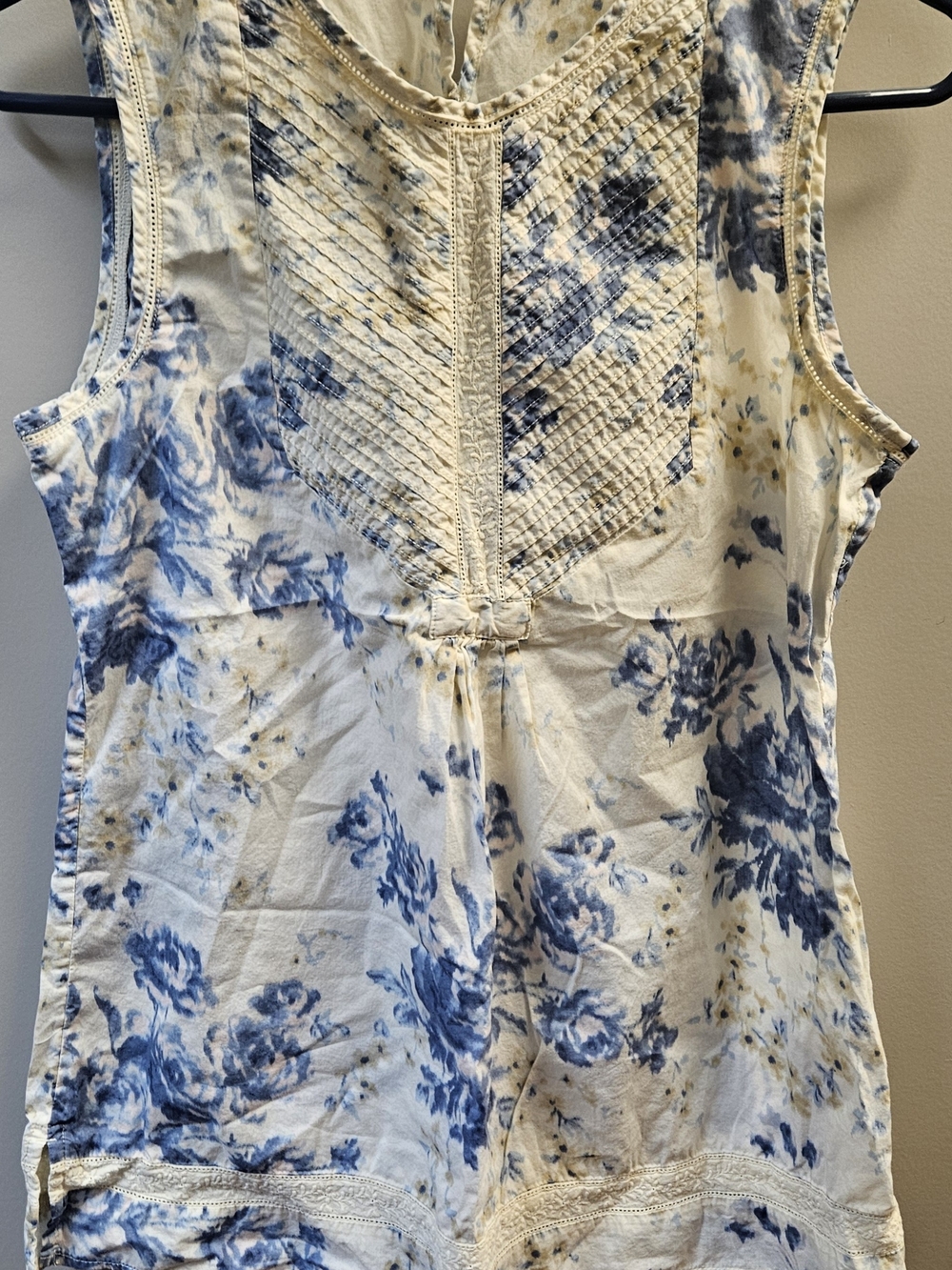 Lands' End Blue Floral Cream Sleeveless Pintuck Tank, Cotton, Boho Style